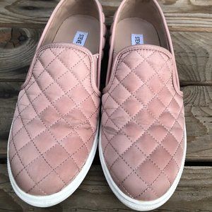 Steve Madden Women's Ecentrcq Sneaker, Blush Size 6